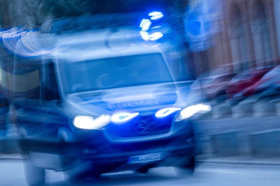 Mehrere Polizeiwagen rückten nach Rottweil aus. (Symbolbild)