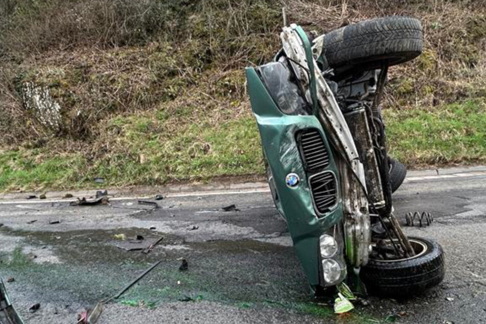 Schutzengel im Einsatz: 31-Jähriger entkommt fast unbeschadet aus BMW-Wrack