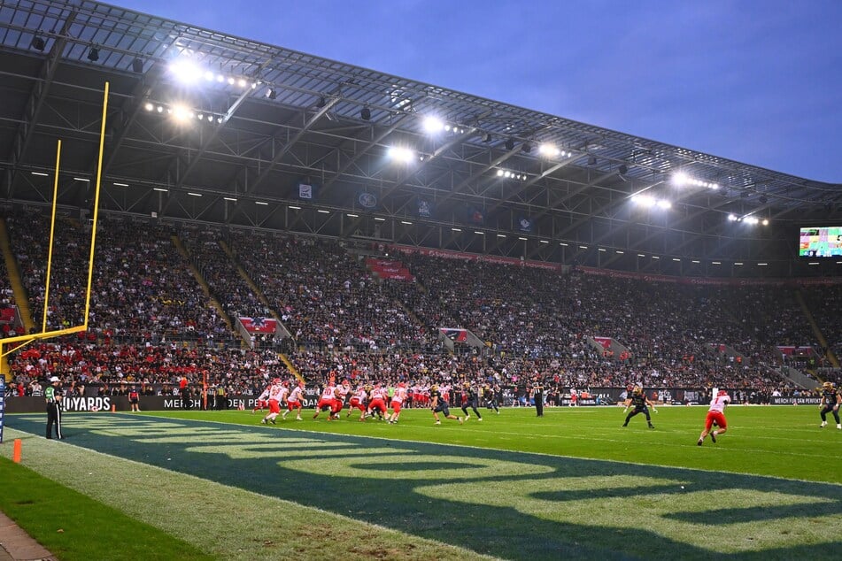 Etwas mehr als 25.000 Fans im Rudolf-Harbig-Stadion sorgten im Finale für eine unfassbare Atmosphäre.