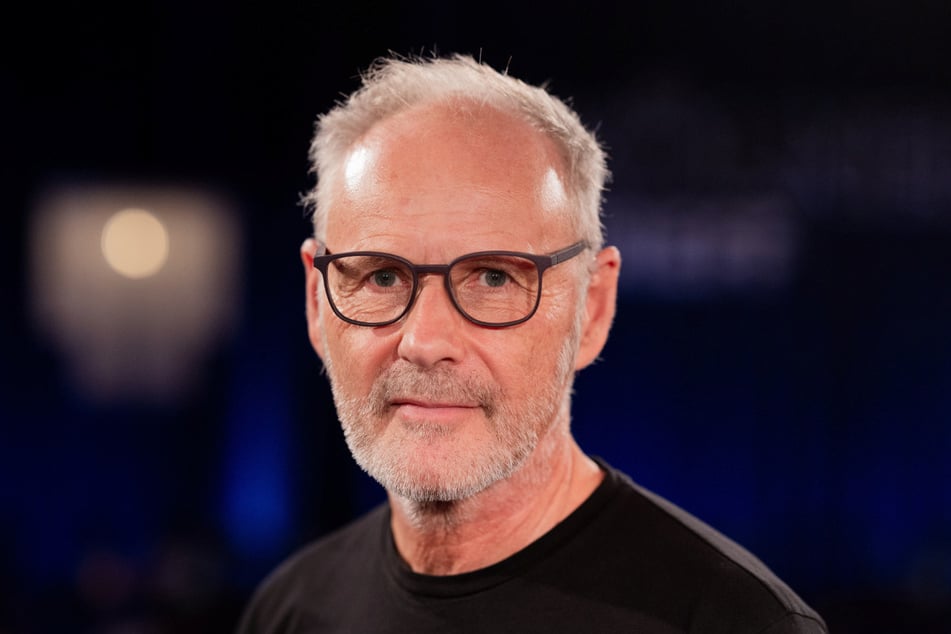 Moderator Reinhold Beckmann (69) ist am Freitagabend zu Gast in der "NDR Talk Show".
