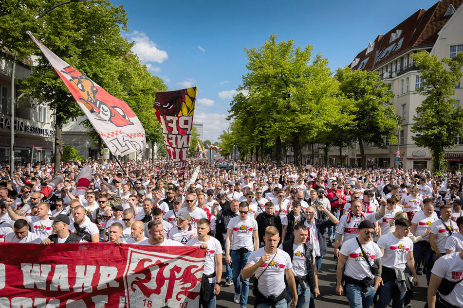 Gegen 16 Uhr machte sich der VfB-Marsch auf dem Weg in Richtung Olympiastadion.
