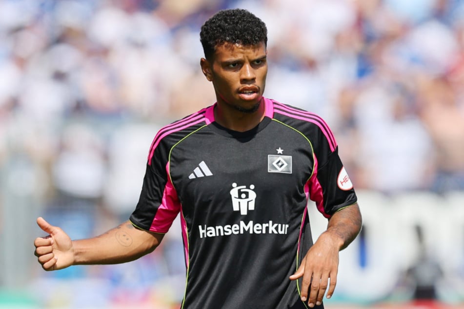 HSV-Profi Ransford Königsdörffer (23) gab nach dem Zittersieg in Pirmasens ein ganz merkwürdiges Interview.