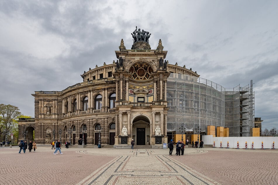 Dresden: So lange dauern die Arbeiten an der Semperoper-Fassade noch