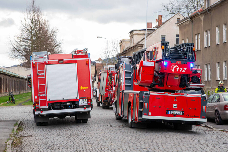 Die Feuerwehr wurde in Zittau wegen eines vermeintlichen Wohnungsbrands alarmiert.