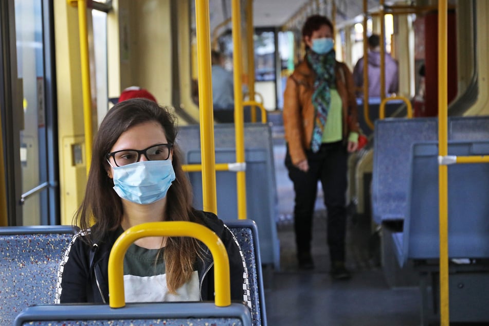 Die Maskenpflicht soll in England ausgeweitet werden.