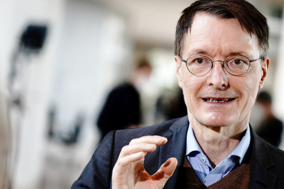 Karl Lauterbach mit klarer Meinung: "Ungeimpfte gefährden sogar Geimpfte"
