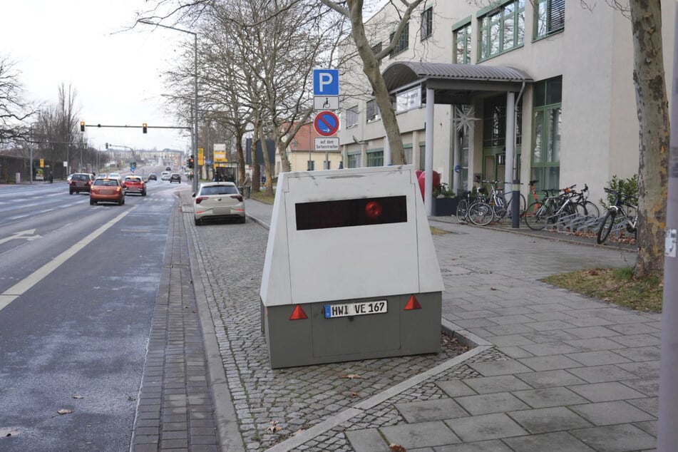 Am Dienstag wurde der Blitzeranhänger mit dem Kennzeichen "HWI VE 167" an der Fetscherstraße aufgestellt.