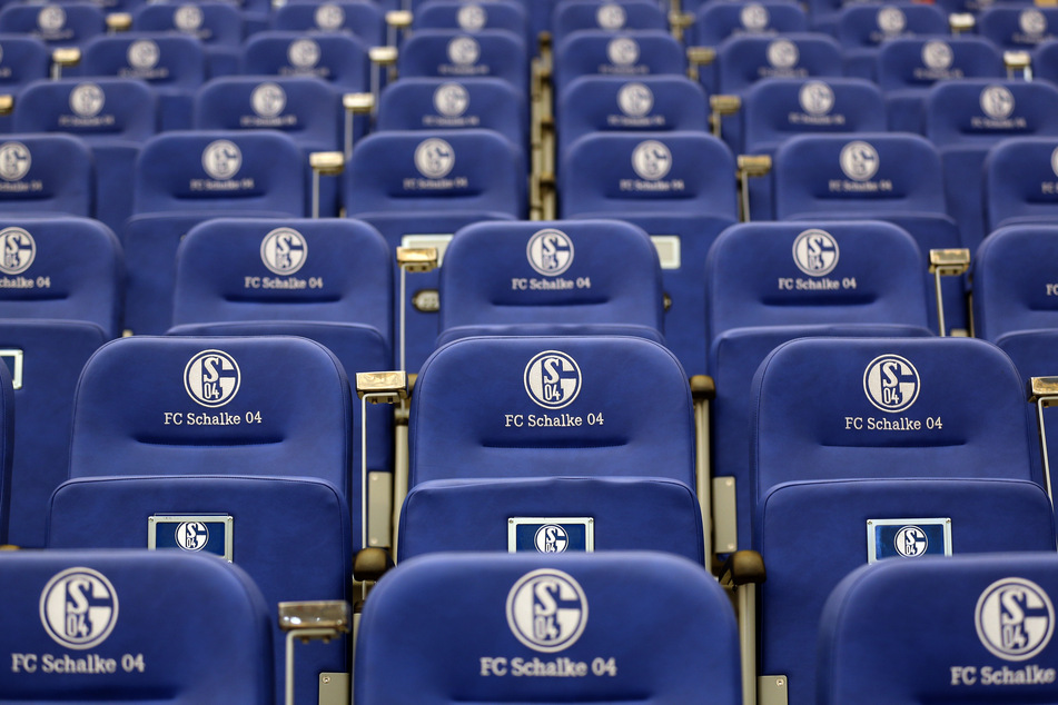 Auf den Stühlen des Schalker Führungspersonals wird es immer lichter. Nun nimmt auch Alexander Jobst (47) seinen Hut.