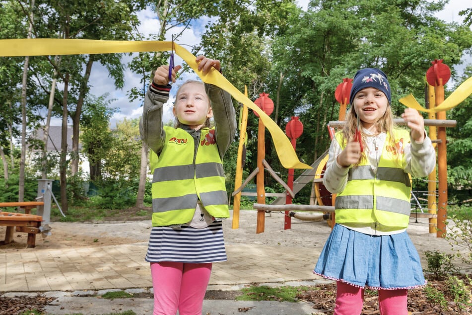 Die Kinder der Kita "Baumhaus" nehmen den Spielplatz in Beschlag.