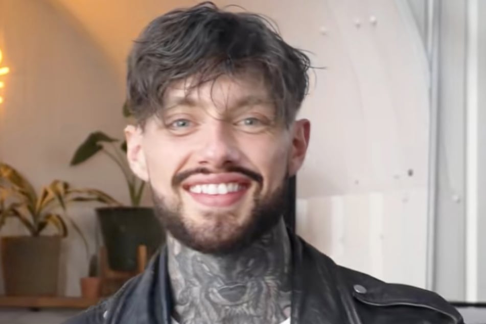 Dieser Unterschied soll sein Leben verändert haben: Nick (26) ist froh, heute sein "Haar" so präsentieren zu können.