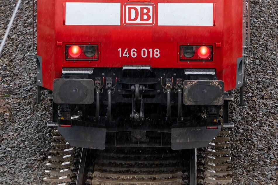 Der S-Bahn-Verkehr zwischen Bad Schandau und Pirna ist seit Donnerstagvormittag massiv eingeschränkt. (Symbolfoto)