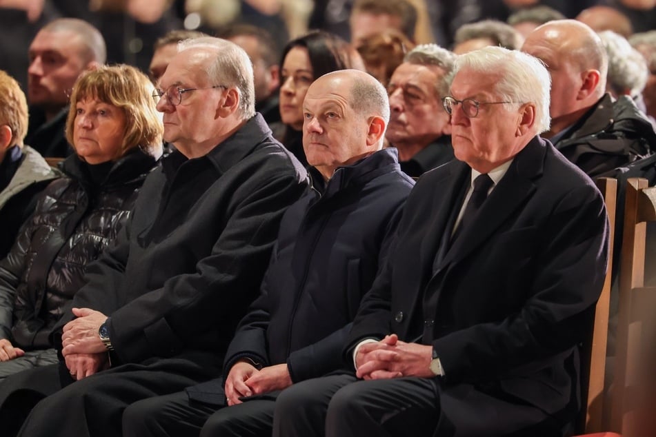 Bundespräsident Frank-Walter Steinmeier (68, SPD, v. r. n. l.) ruft zum Zusammenhalt auf.