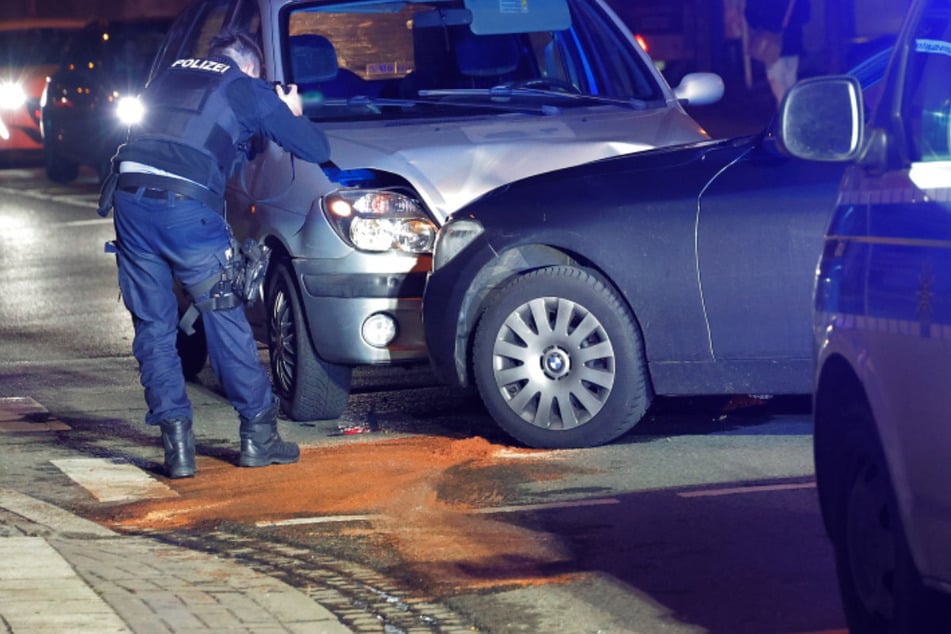 Kreuzungscrash in Chemnitz: BMW und Renault krachen zusammen