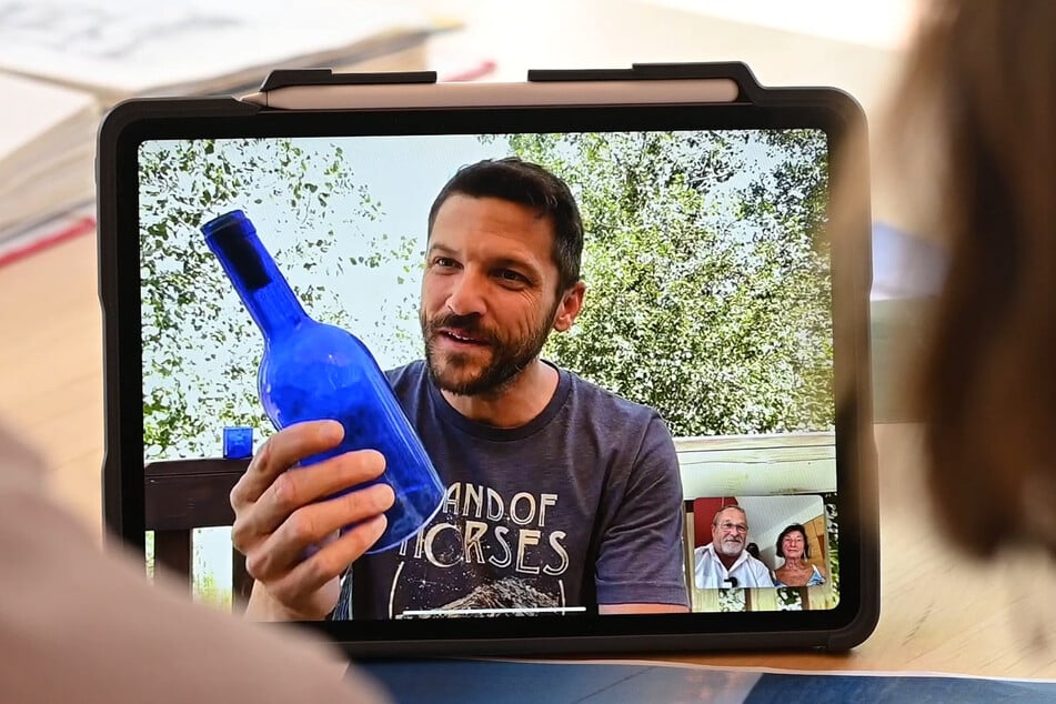 Über einen Videoanruf kamen der Finder, Clint Buffington (40), und das Ehepaar in Kontakt.