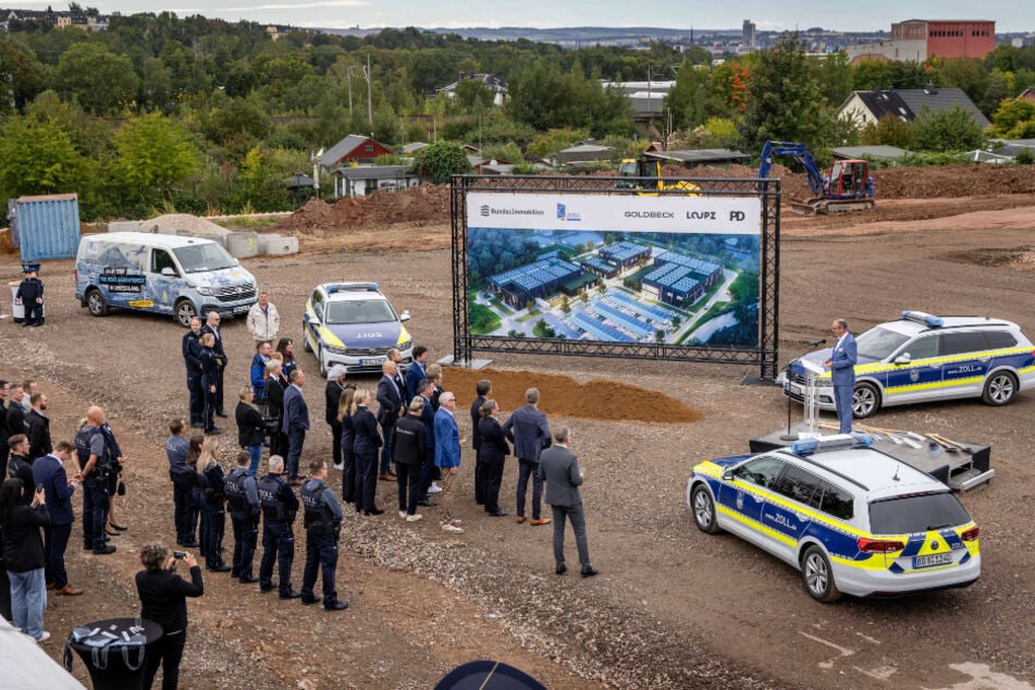 Auf dem Baugelände fand am Donnerstag der symbolische erste Spatenstich statt.