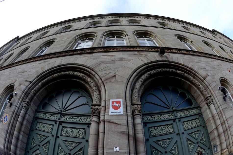 Nachricht auf Mailbox als Beweis: Mann tötet Freundin und stirbt danach selber