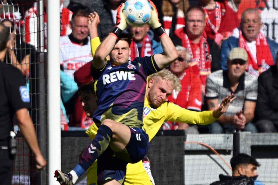 Beim 1. FC Köln ist Jonas Urbig (21) als Stammkeeper in die Saison gestartet, hat seinen Platz inzwischen aber an Routinier Marvin Schwäbe verloren.