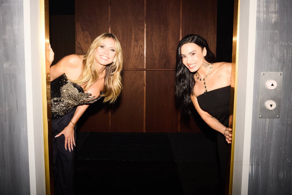 GNTM: "Echt eine Blamage": GNTM-Favorit vergeigt Auftritt vor Demi Lovato und muss Show verlassen