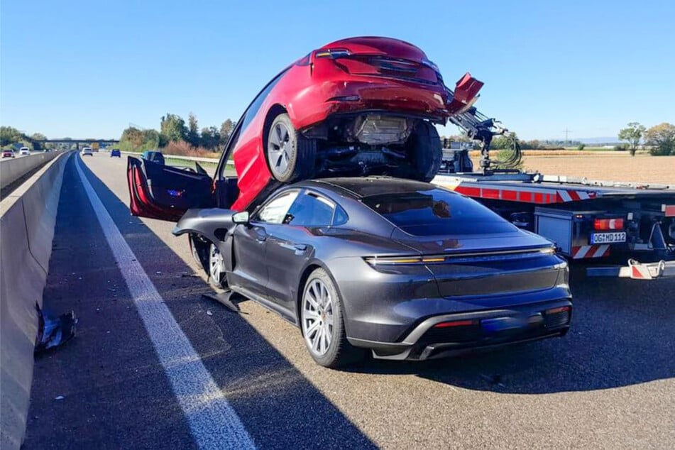 Mehrere verunfallte Autos mussten am Dienstagvormittag abgeschleppt werden.