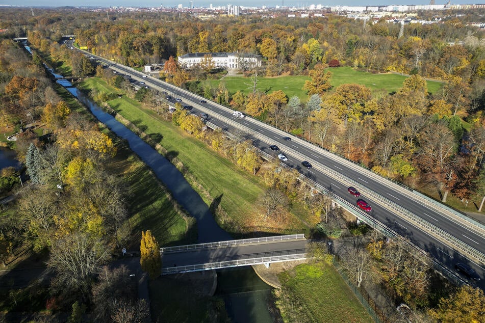 Die marode Agra-Brücke bei Leipzig soll ab dem morgigen Dienstag für mehrere Nächte gesperrt werden. Der Grund: weitere Bauarbeiten.
