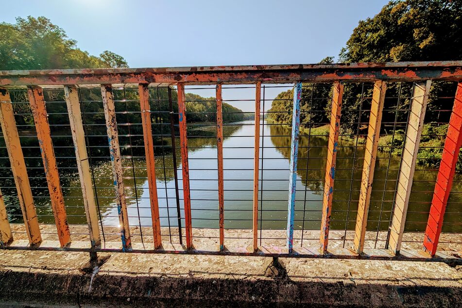 Zuvor entsprachen die Abstände zwischen den Geländerstäben nicht den heutigen Anforderungen von maximal zwölf Zentimetern.