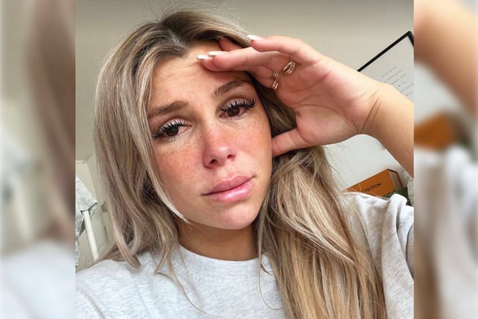 So bekommen ihre Fans Nathalie Bleicher-Woth nicht oft zu sehen: Am Freitag präsentierte sie sich in ihrer Instagram-Story am Boden zerstört.