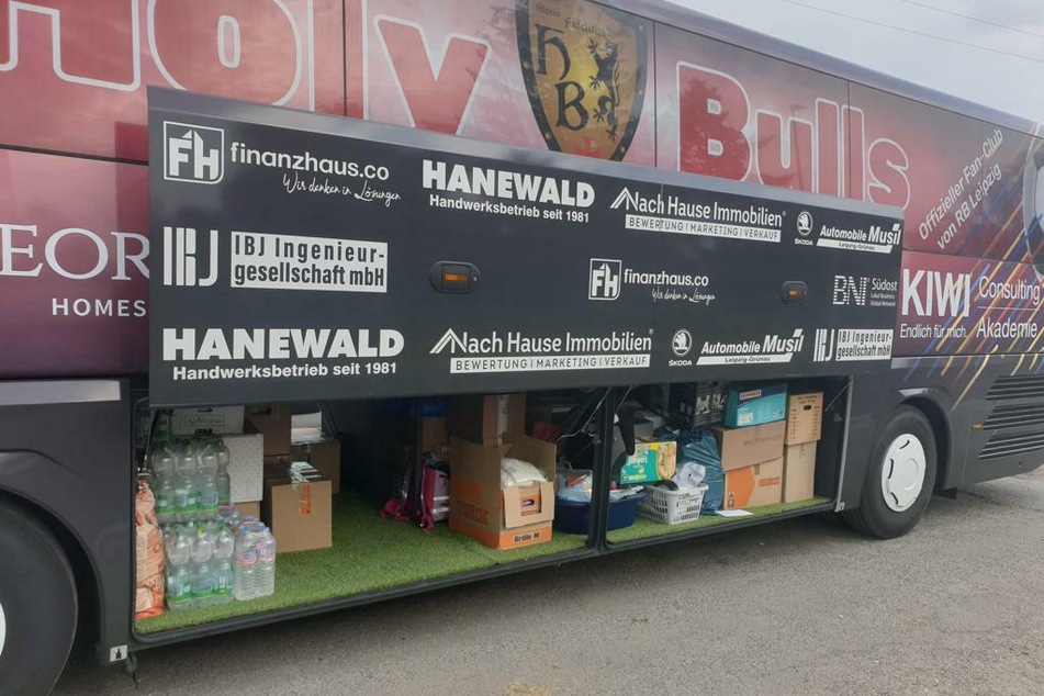 Am Freitagmorgen machte sich der "Holy Bulls"-Bus auf den Weg in Richtung Krisengebiet.