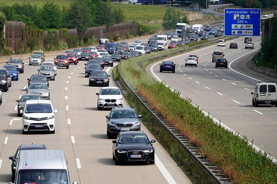 Unfall A4: Kilometerlanger Stau auf A4 bei Chemnitz nach Unfall