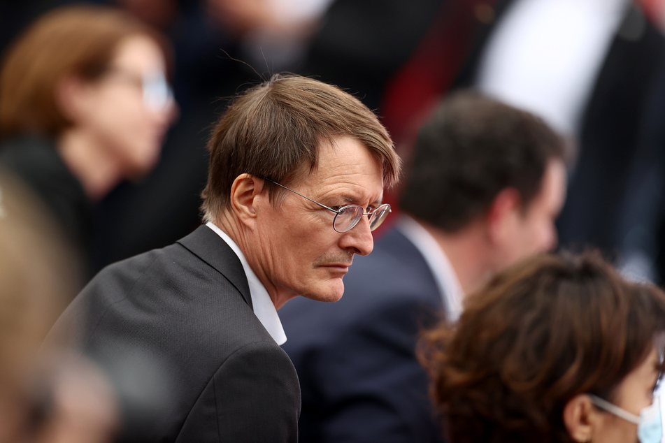 Karl Lauterbach (58, SPD) wird weiterhin im Bundestag sitzen. Für ihn sei das Ergebnis eine deutliche Wahl für seine Corona-Politik.