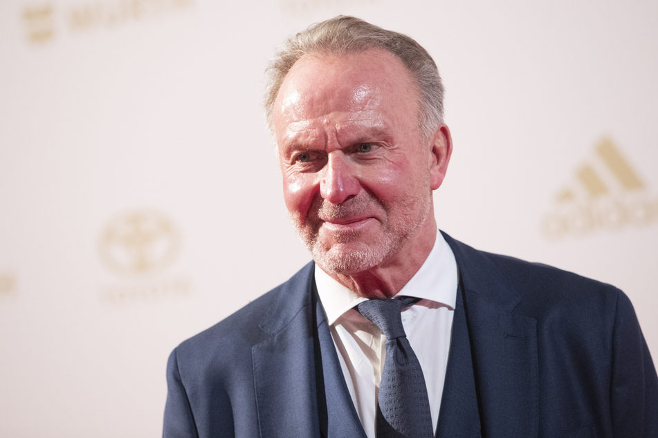 Fußballprofis könnten nach Ansicht von Karl-Heinz Rummenigge (65) vom FC Bayern München Vorbilder bei der Impfung gegen Corona sein.