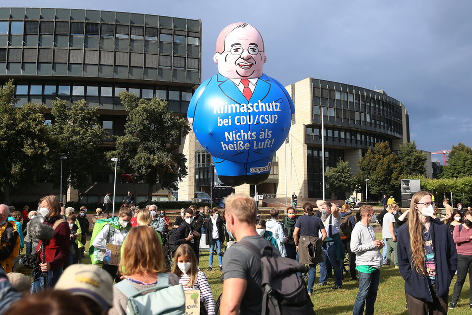 Laut Polizei kamen etwa 1000 Menschen zur Demo von Fridays for Future nach Düsseldorf.