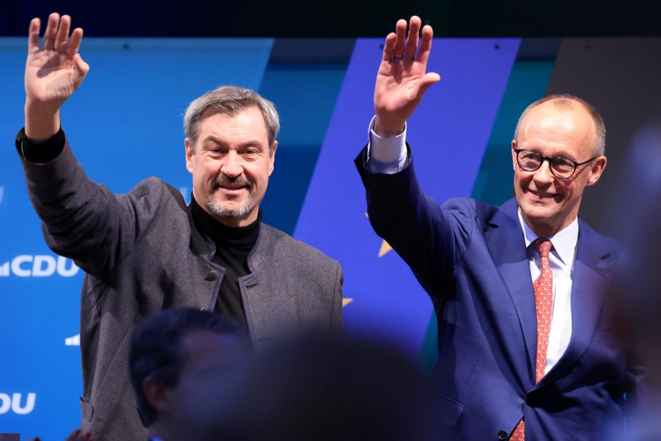 Winke, winke: Hobby-Food-Blogger und CSU-Chef Markus Söder (58, l.) und Stadtbild-Kritiker Friedrich Merz (70, CDU) gehen den Befragten besonders auf den Keks.