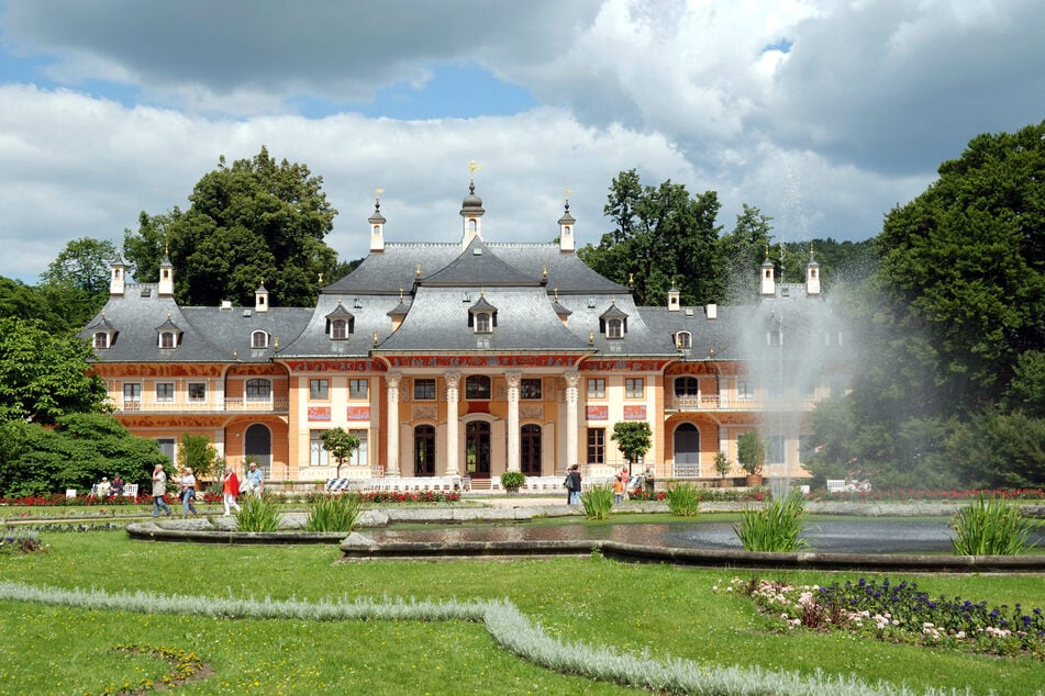 Schloss und Park Pillnitz sind ein romantisches Ausflugsziel für Verliebte.