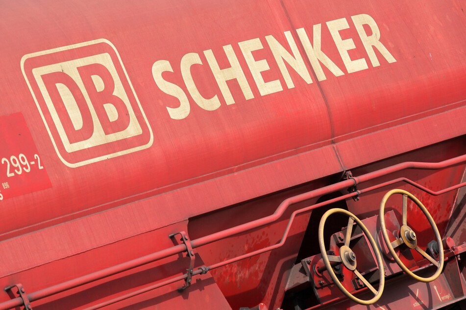 Die Deutsche Bahn will die Kooperation mit der Tochter-Firma "DB Schenker" beenden, um sich mehr auf das Kerngeschäft zu fokussieren.