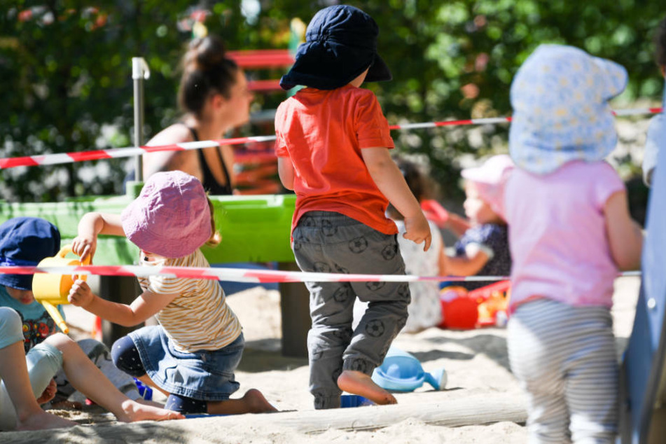 Rund 80 Kinder sollen nun in Quarantäne geschickt werden. (Symbolbild)