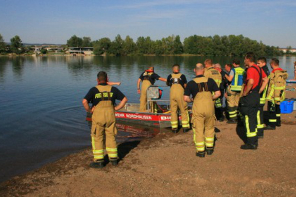 Feuerwehr findet zwei tote Taucher in Sundhäuser See