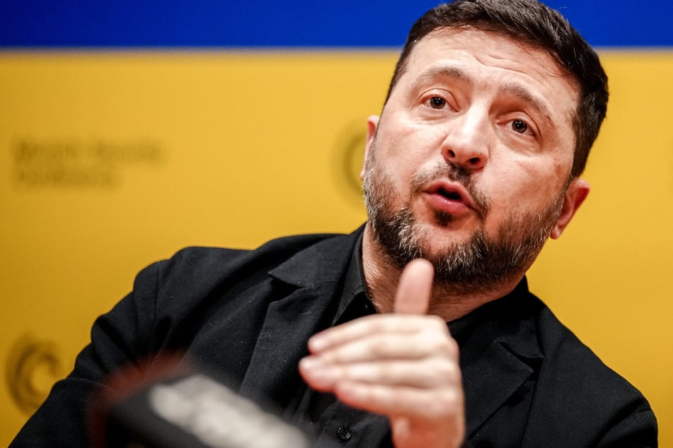 Ukraine-Krieg: Selenskyj kritisiert russische Missachtung der Feuerpause