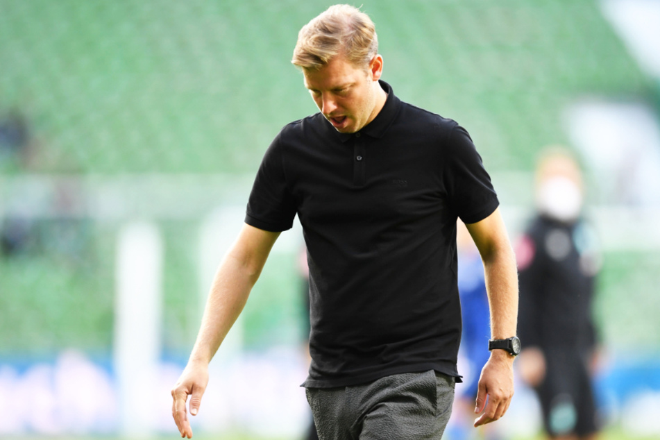 Geht denn das schon wieder los? Werder-Coach Florian Kohfeldt ging nach der 1:4-Pleite gegen Hertha BSC mit hängendem Kopf vom Platz.