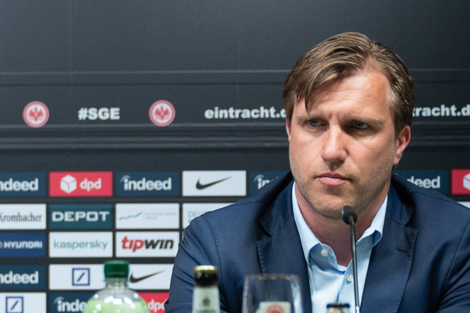 Sportvorstand Markus Krösche (43) will Transfers nicht davon abhängig machen, in welchem europäischen Wettbewerb die Eintracht letztendlich spielen wird.