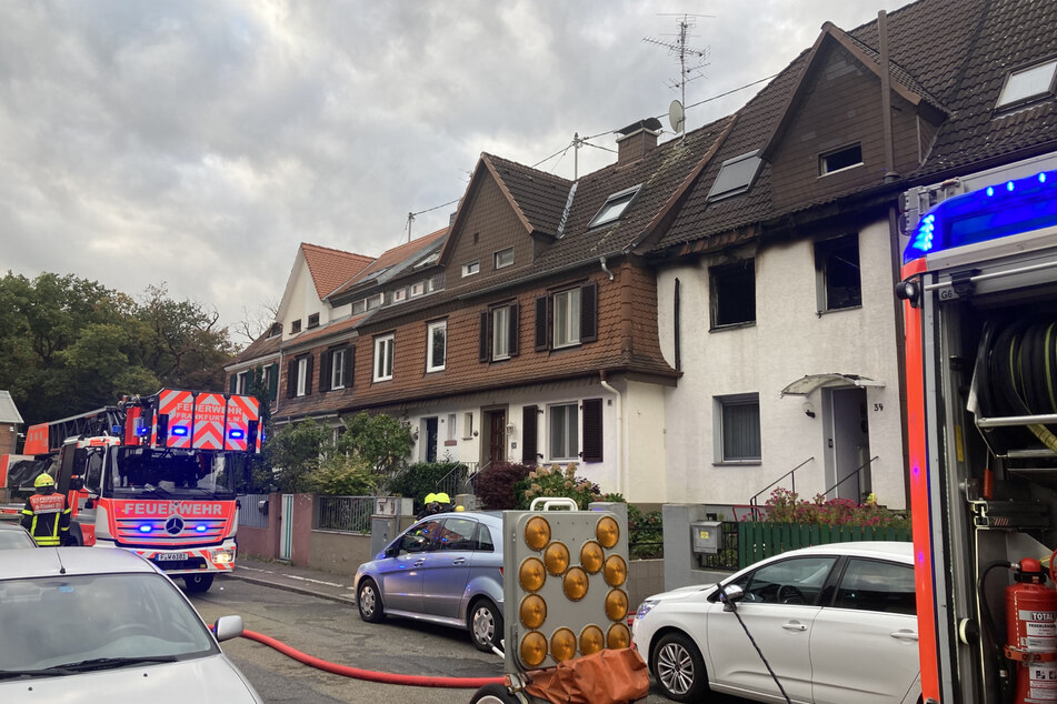 Frankfurt: Küche in Einfamilienhaus brennt lichterloh: Glücklicher Umstand ist Segen für Anwohner