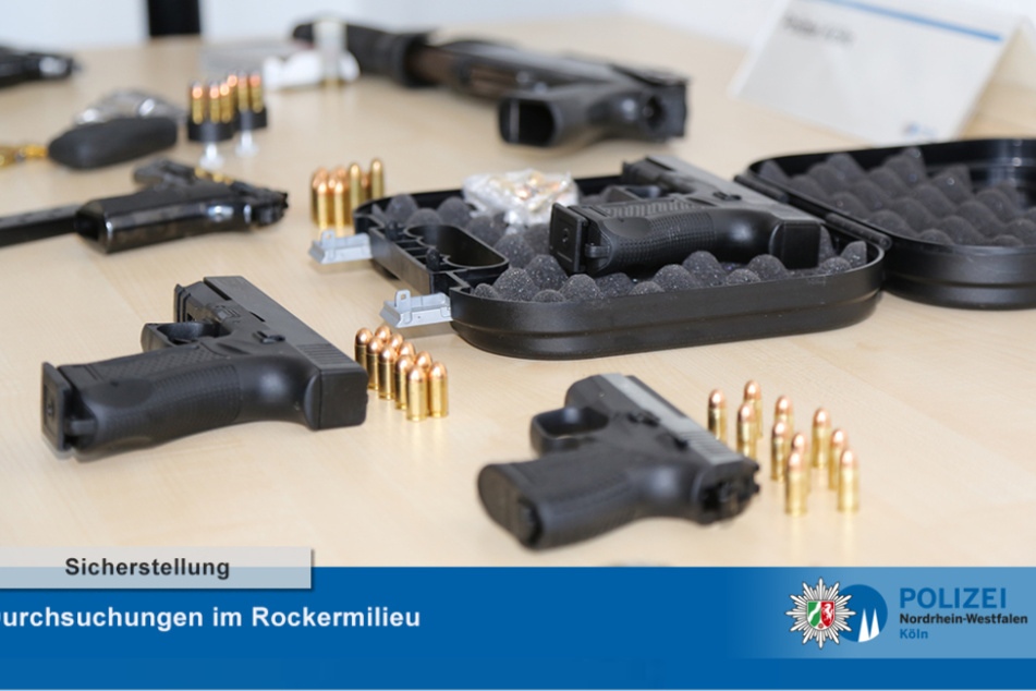 Spezialeinheiten der Kölner Polizei sind am Mittwochmorgen bei einer Razzia gegen mutmaßliche Mitglieder der Rockergang "Hells Angels" vorgegangen.