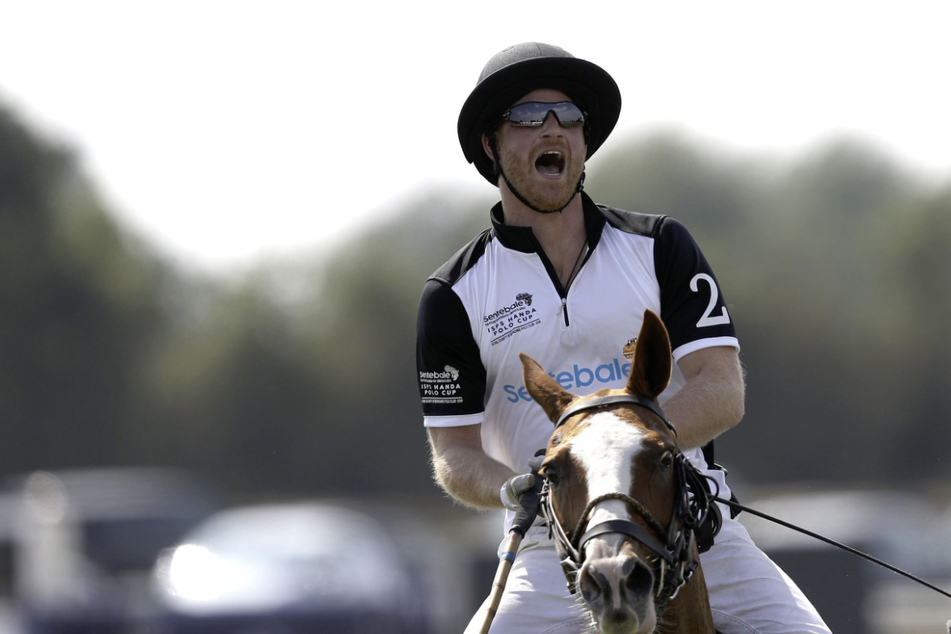 Prinz Harry (37) ist ein erfahrener Polospieler, übt den Sport bereits seit seiner Jugend aus.