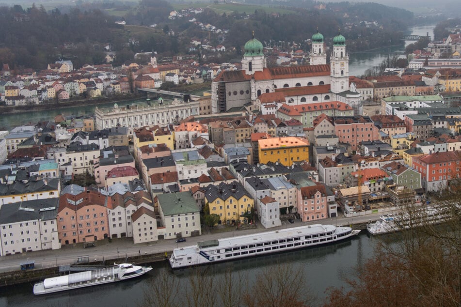 Igitt! Kreuzfahrtschiff leitet Schmutzwasser in Donau