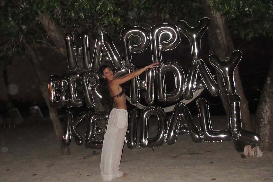 In der Karibik zelebrierte Kendall Jenner (30) ihren Geburtstag.