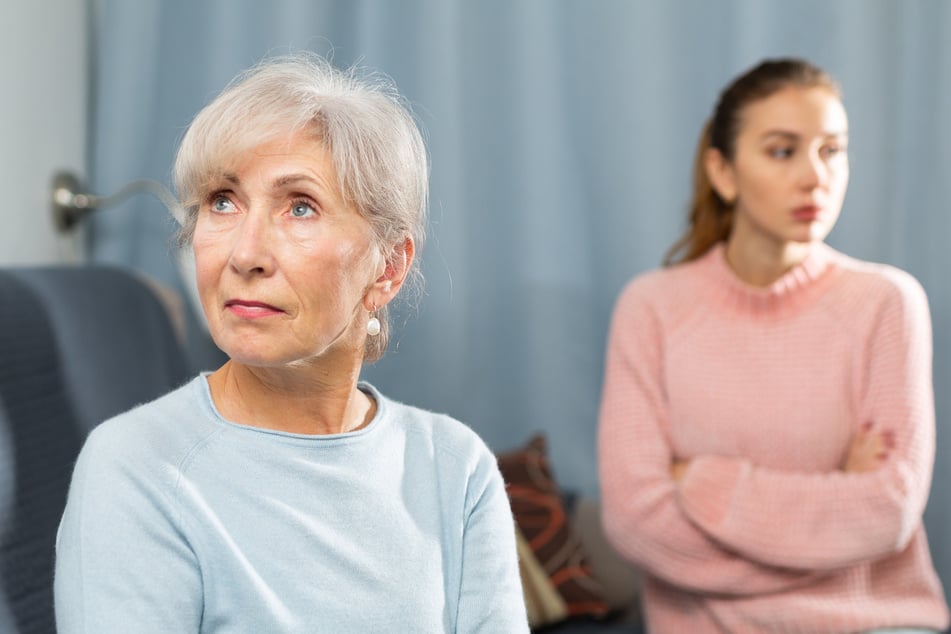 Harte Konsequenzen: Mutter verbietet Kontakt nach Hassnachrichten der Oma