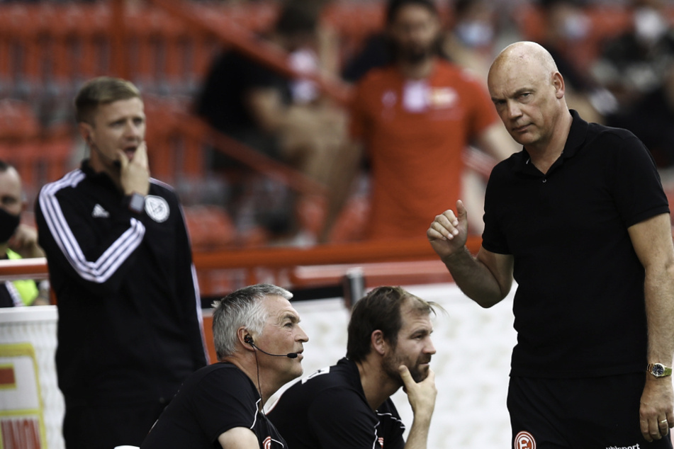 Fortuna Düsseldorf um Trainer Uwe Rösler ist nach dem 34. Spieltag in die 2. Bundesliga abgestiegen.