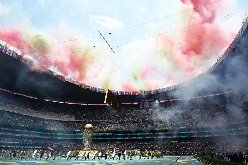 Deutscher Fan betroffen? Zuschauer bekommt Herzinfarkt bei WM-Eröffnung