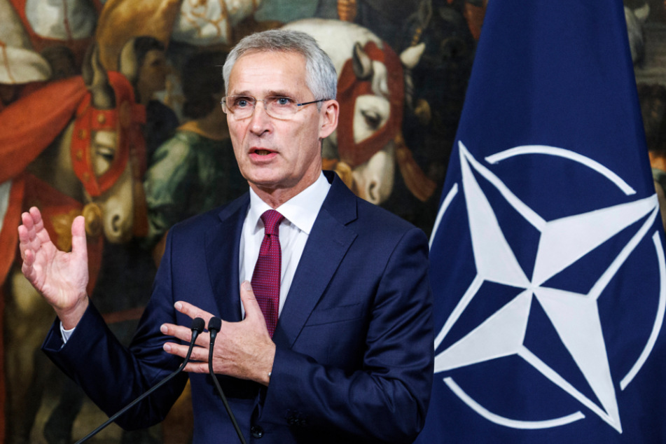 Nato-Generalsekretär Jens Stoltenberg (63) hat sich am Montag zu möglichen Friedensverhandlungen zwischen Russland und der Ukraine geäußert.