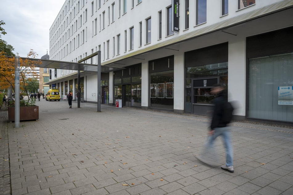 Die REWE-Filiale am Wall wurde geschlossen. Stattdessen zieht nun die Discountermarke TEDi ein.