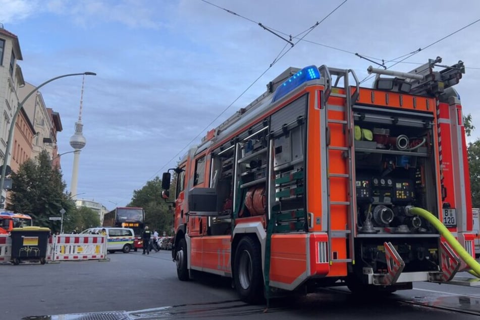 24 Feuerwehrleute rückten an.